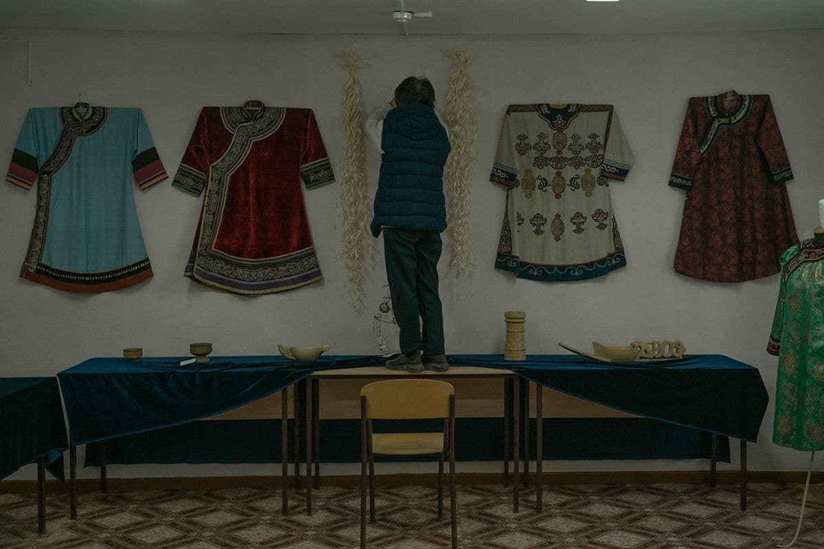 «Люди бьются за кусок хлеба и рады всему, что им предлагают»*